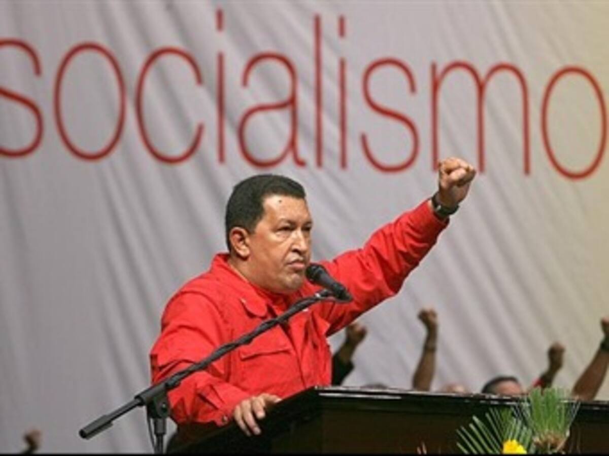 Hugo Chávez reorganiza su Gobierno, con cambios pero sin grandes novedades