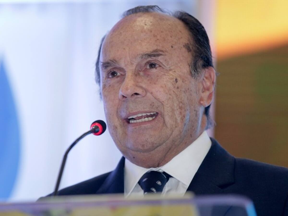 ¿Quién va a poner el billete para el mundial femenino?: Hernán Peláez