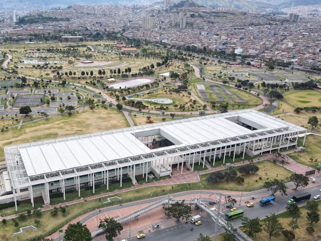 Primera comunidad energética en Bogotá: CEFE Tunal y San Cristóbal instalarán 1.700 paneles solares