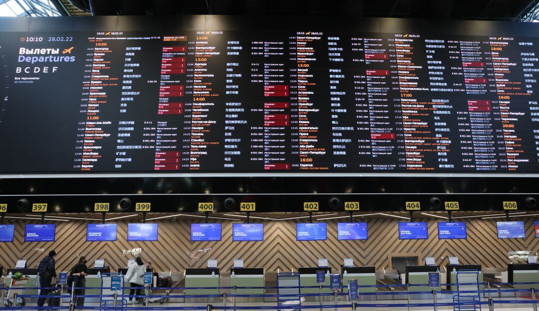 Lista de vuelos cancelados en aeropuerto de Moscú 