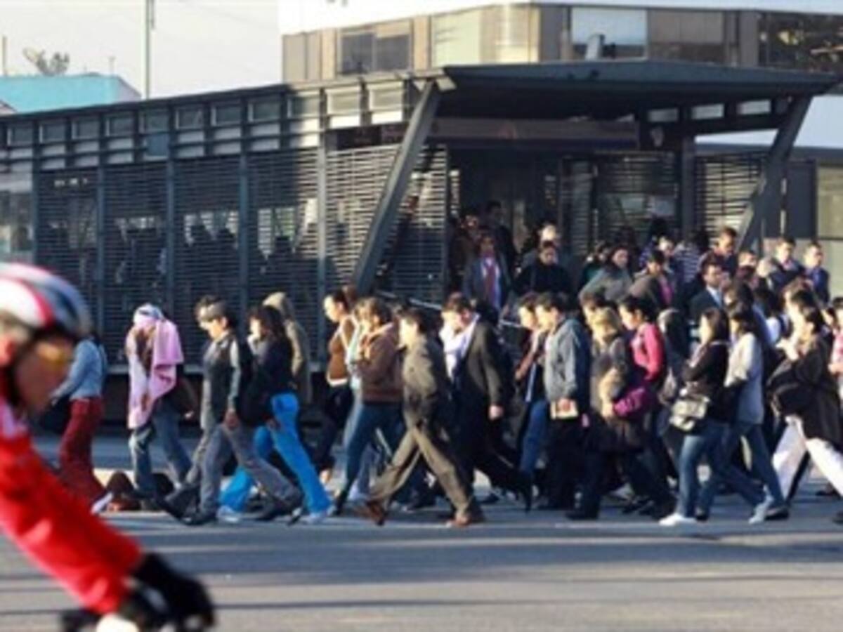 Con ese mínimo toca hacer maromas para sobrevivir: Bogotanos