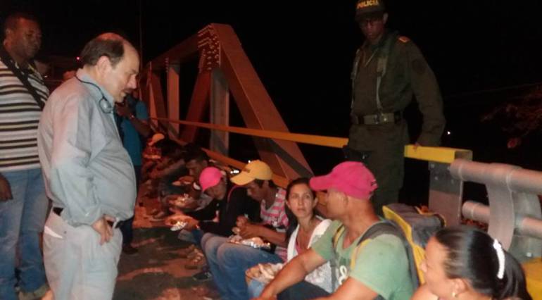 Los colombianos  fueron retenidos cuando ingresaron al vecino país.