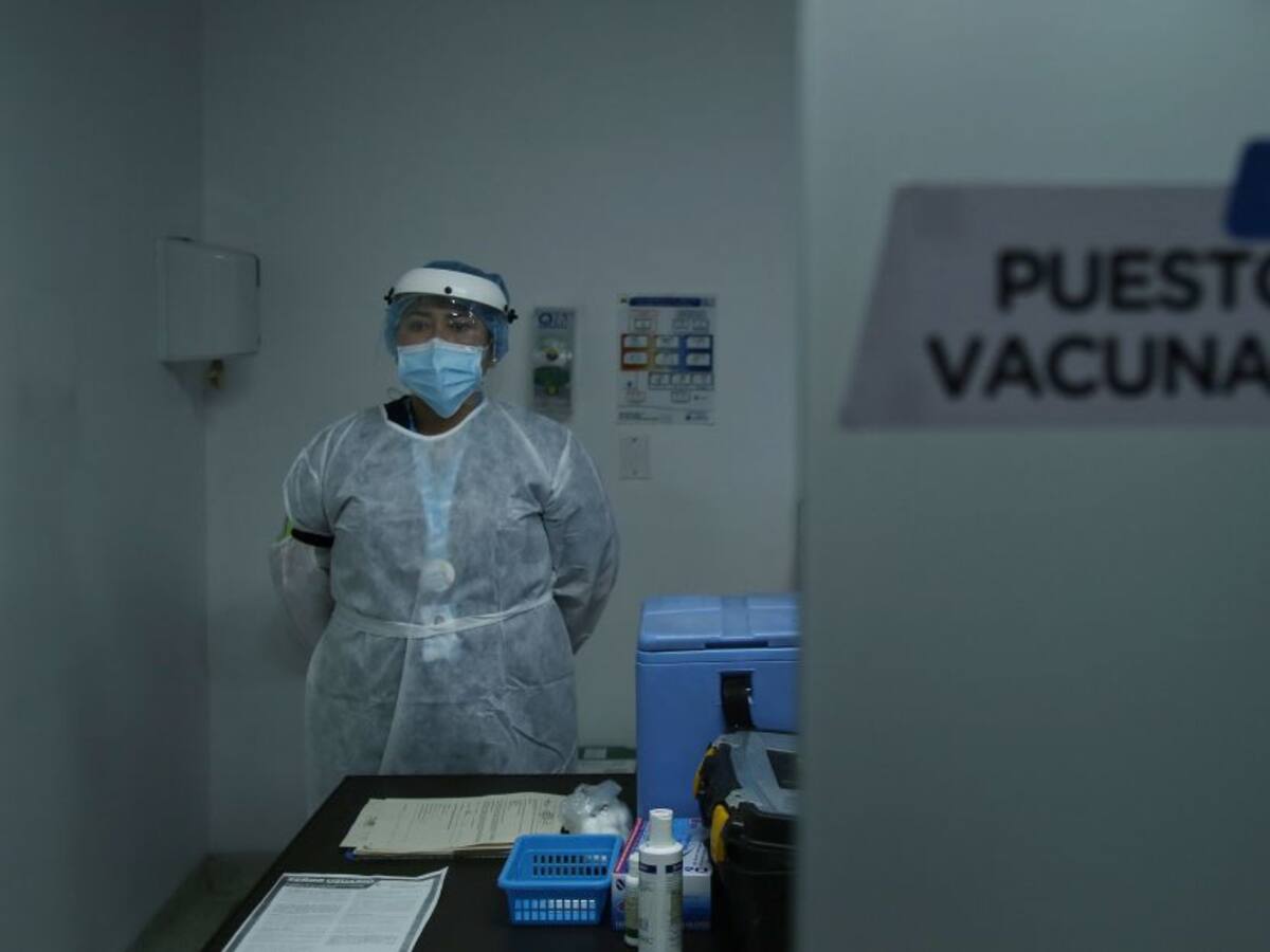 Crearán veeduría para evitar colados y tráfico de cupos durante vacunación