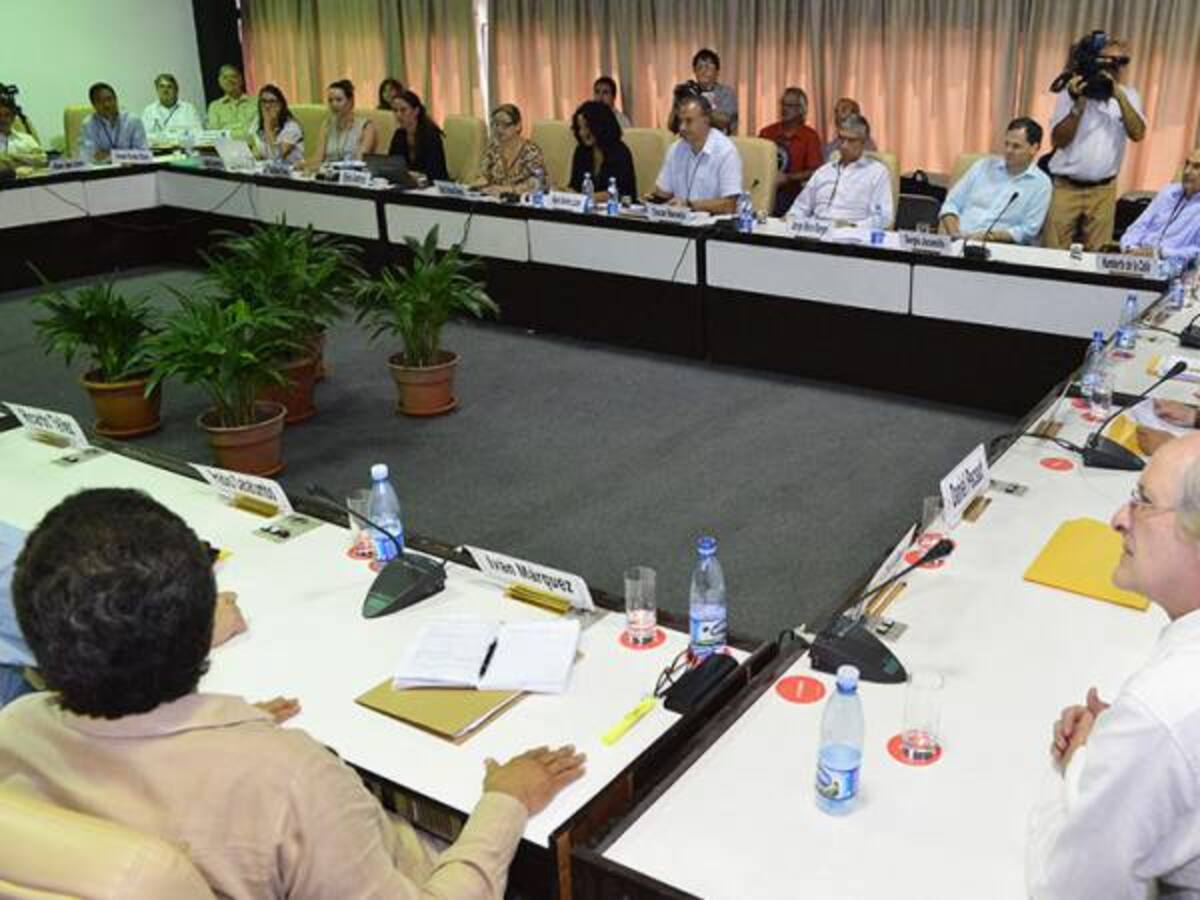 Santos solicitará facultades para suspender órdenes de captura contra guerrilleros de las Farc