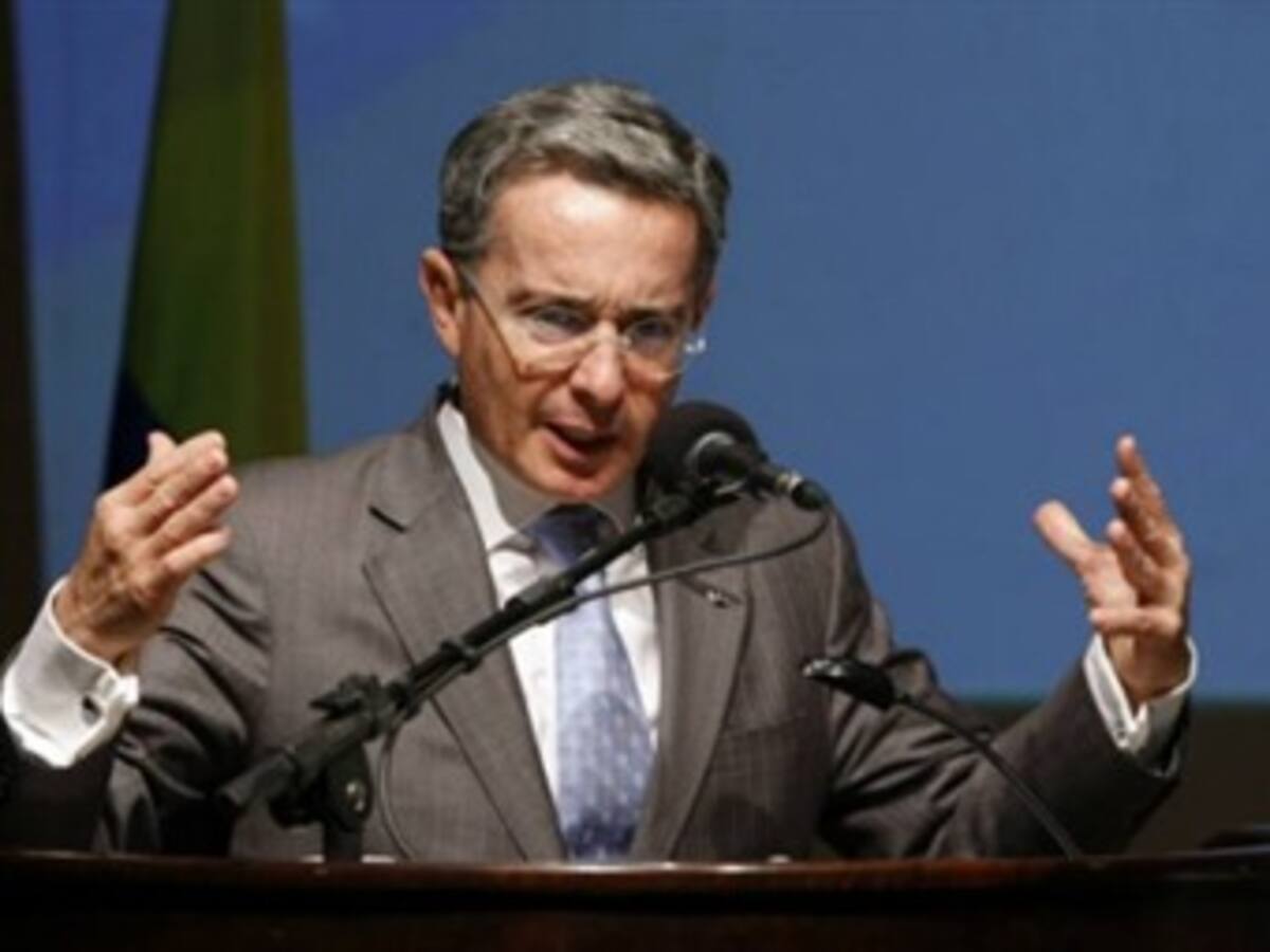 Comienza a configurarse el ajedrez político de Uribe para las elecciones de 2014