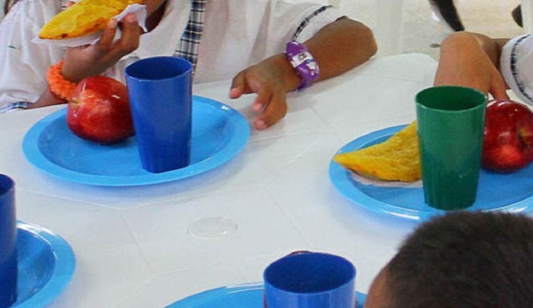 El contralor general hizo un llamado de atención a los contratistas para que los niños reciban el alimento completo.