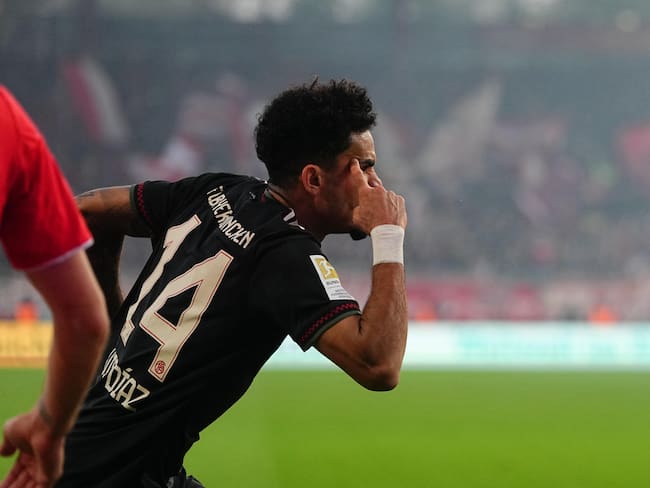 Luis Díaz festeja su golazo ante el Unión Berlín. (Photo by Ulrik Pedersen/NurPhoto via Getty Images)
