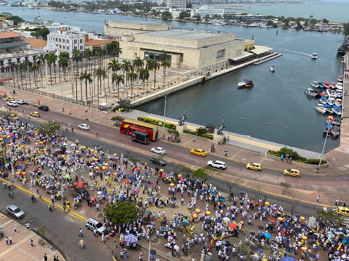 Marcha en Cartagena llenó el Camellón de los Mártires