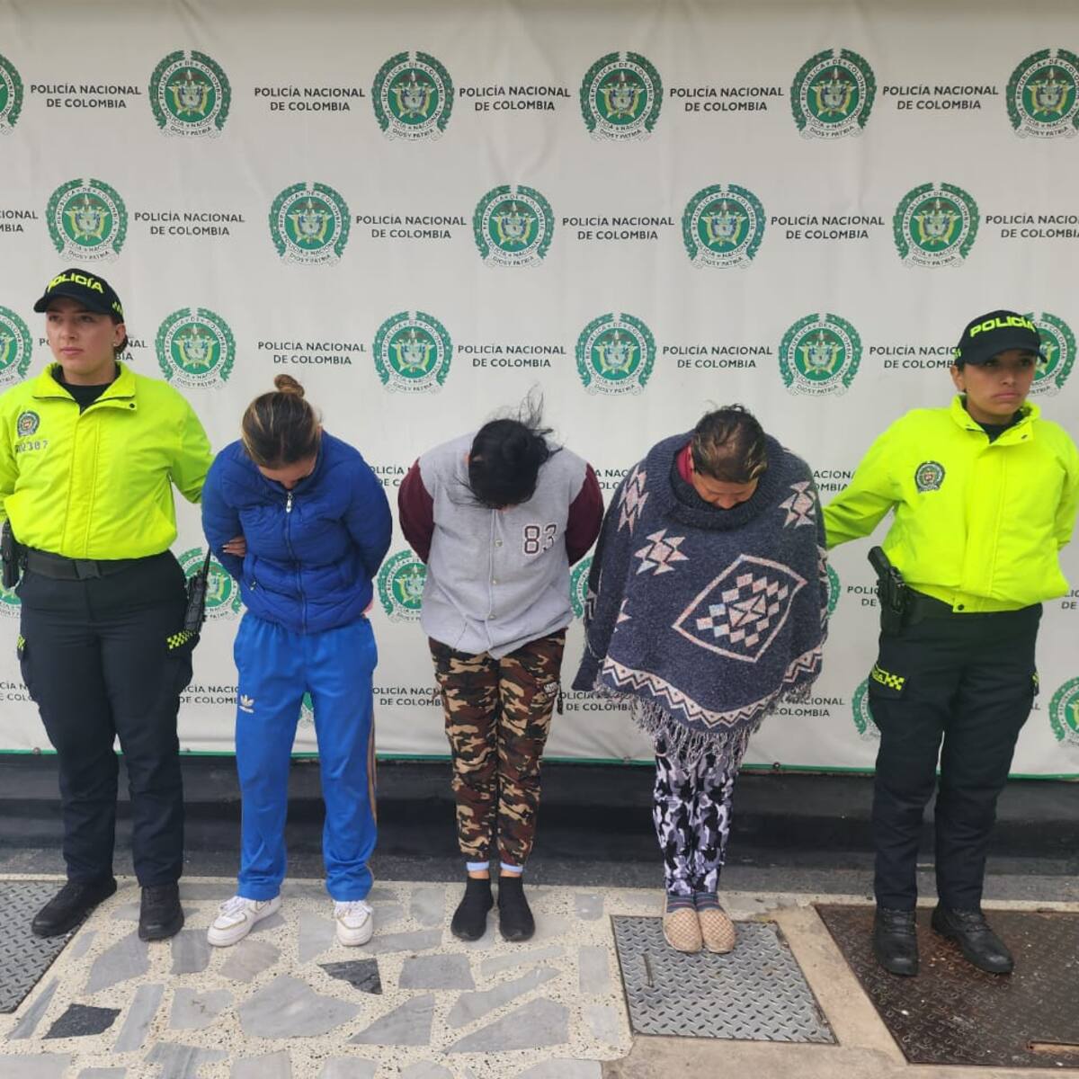 Capturadas tres mujeres de la banda ‘Los Firmes’ por hurto de teléfonos en Transmilenio