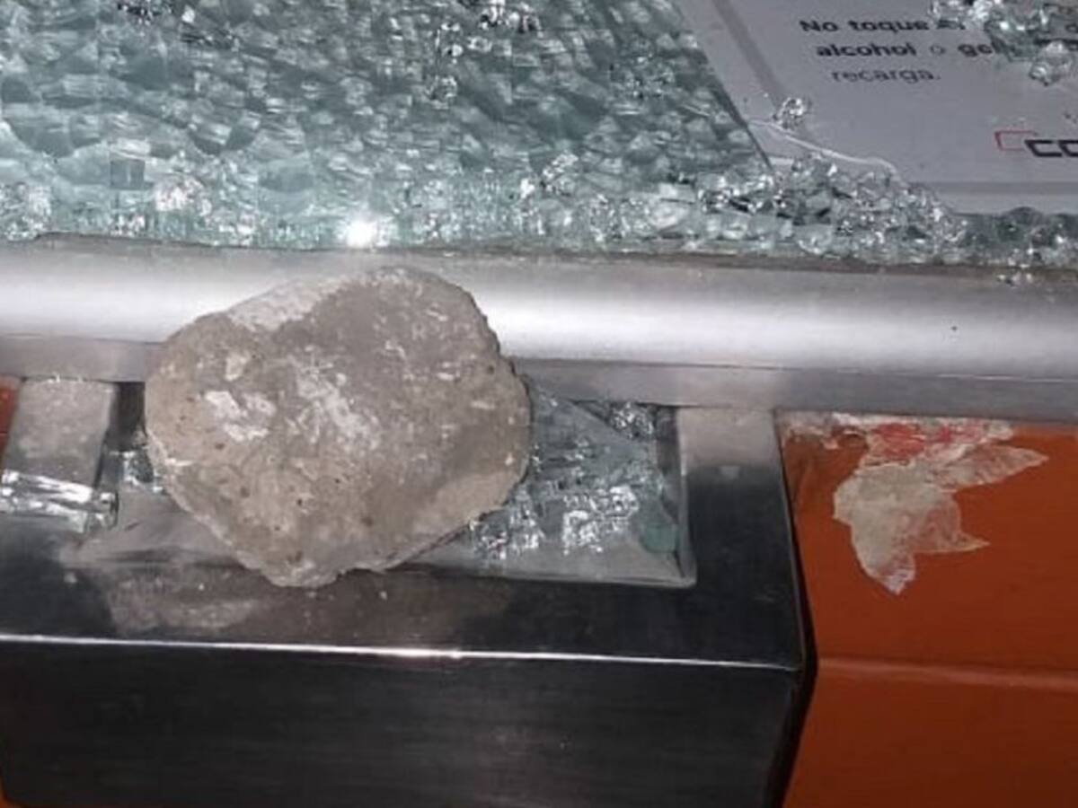 Roban y destrozan estación Las Delicias de Transcaribe