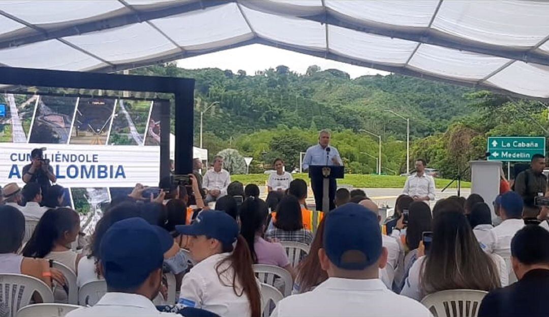 Presidente Iván Duque Márquez en la oficialización de avances de infraestructura concesionada