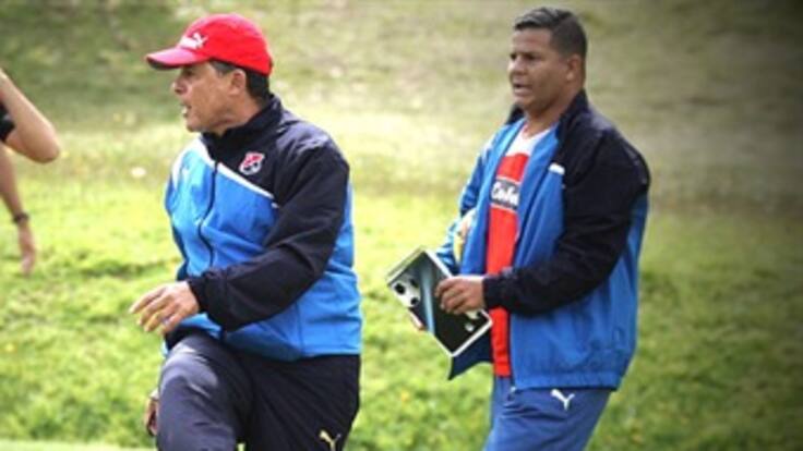 Pedro Sarmiento deja la dirección técnica de Independiente Medellín