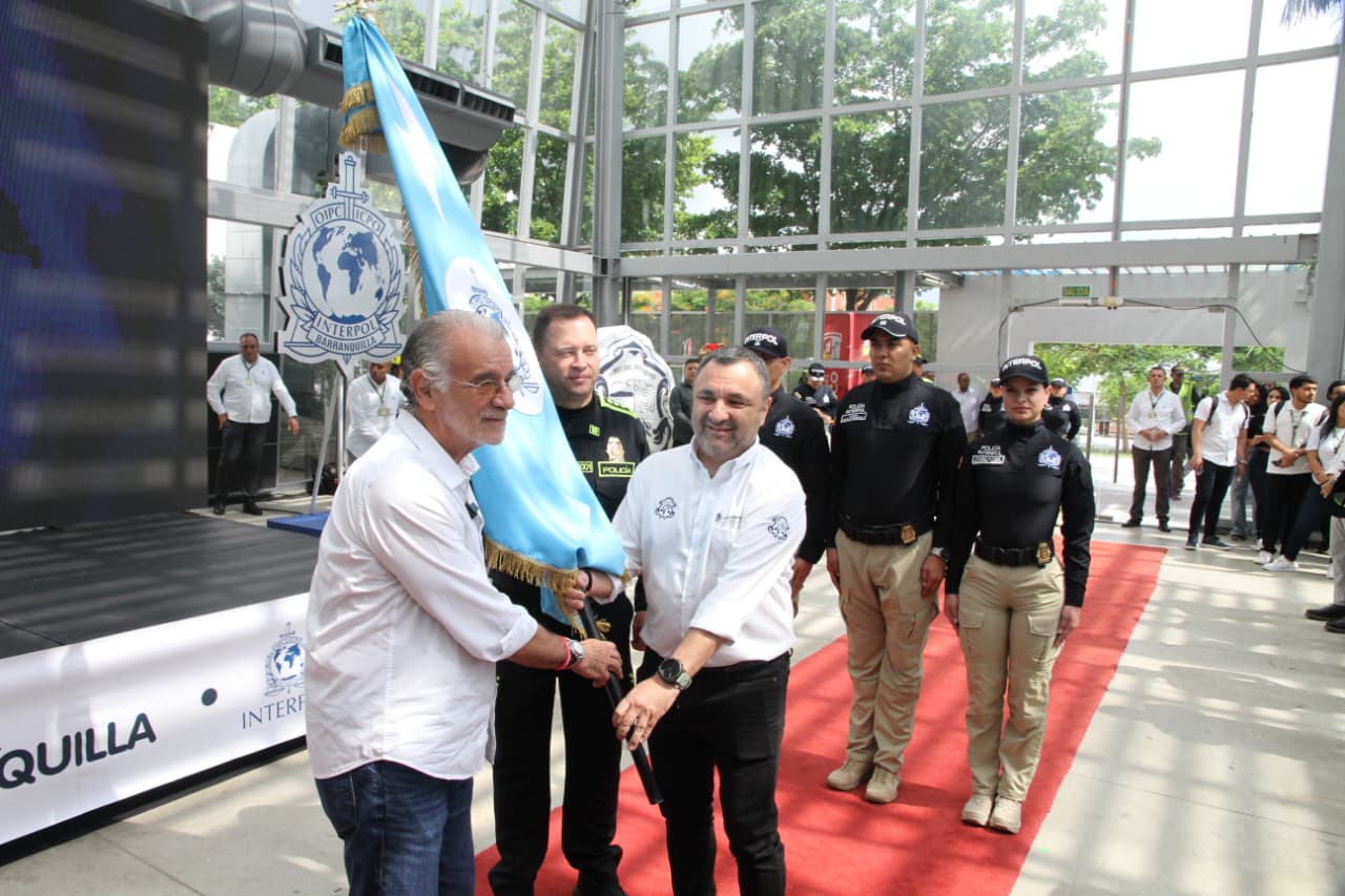 Acto de inauguración en el Cubo de Cristal, de la Plaza de la Paz. Foto: cortesía.