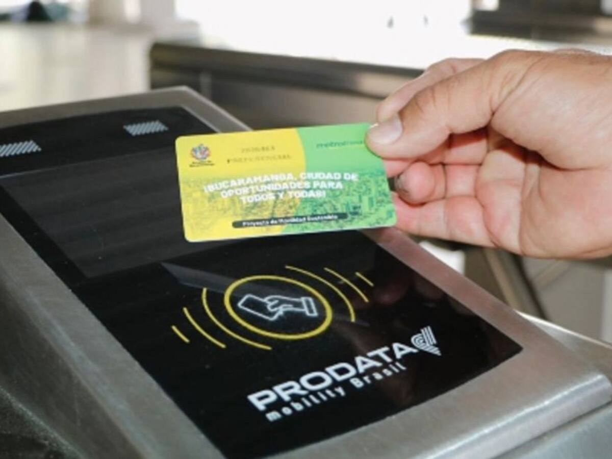 En barrios realizan jornadas de inscripción para subsidio de Metrolínea