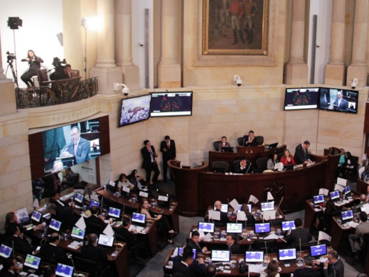 Denuncian 'mico' en la reforma tributaria que afectaría a departamentos y municipios