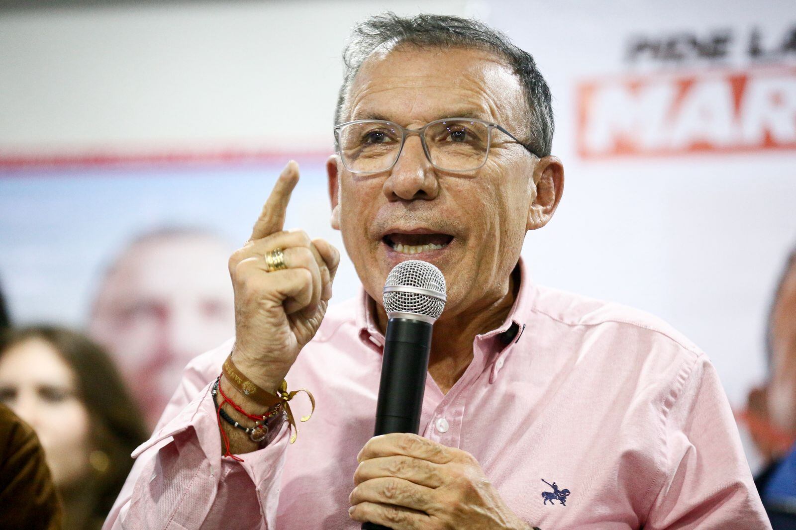 El candidato Roy Barreras brindó declaraciones a los medios de comunicación después de haber triunfado en la consulta del Frente Por La Vida. (Colprensa - Lina Gasca)