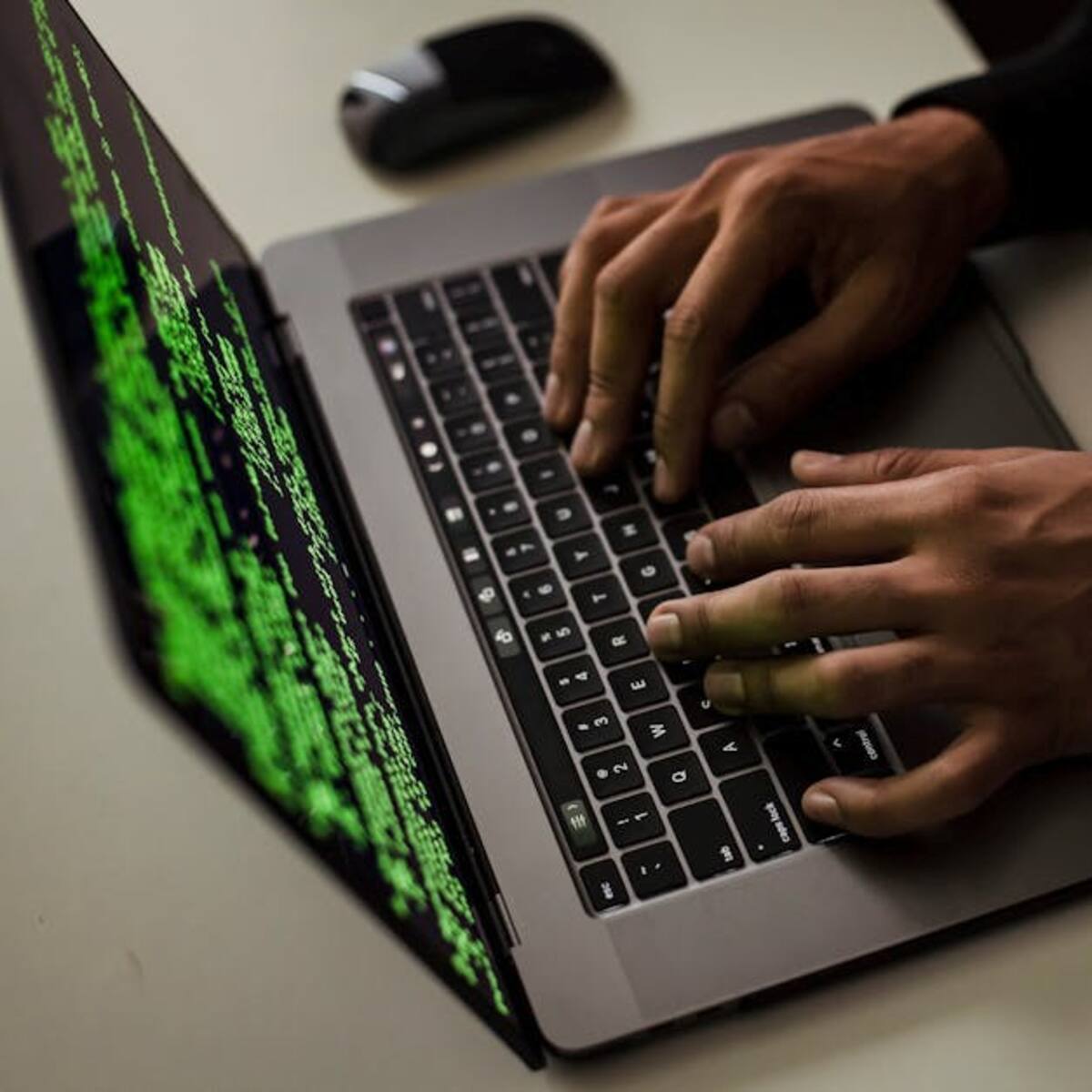 Protegiendo la identidad digital en Colombia: Crecimiento y desafíos de la ciberseguridad