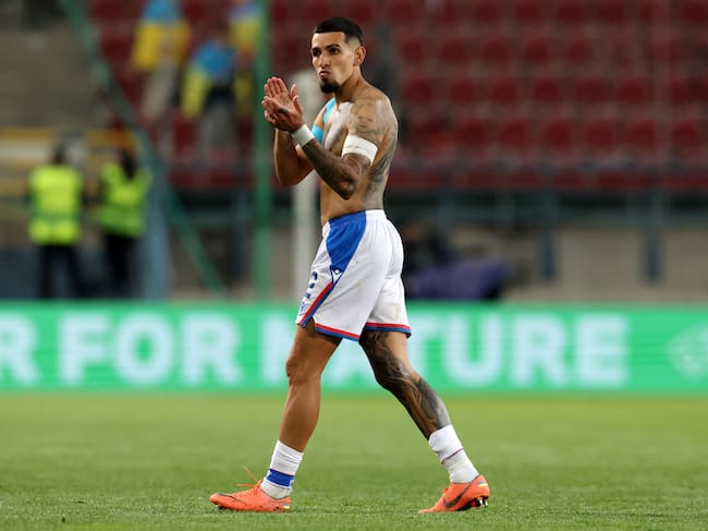 KRAKOW, POLAND - APRIL 30: Daniel Munoz of Crystal Palace applauds the fans following victory in the UEFA Europa Conference League match between FC Shakhtar Donetsk and Crystal Palace FC at Henryk Reyman's Municipal Stadium on April 30, 2026 in Krakow, Poland. (Photo by Claudio Villa/Getty Images)