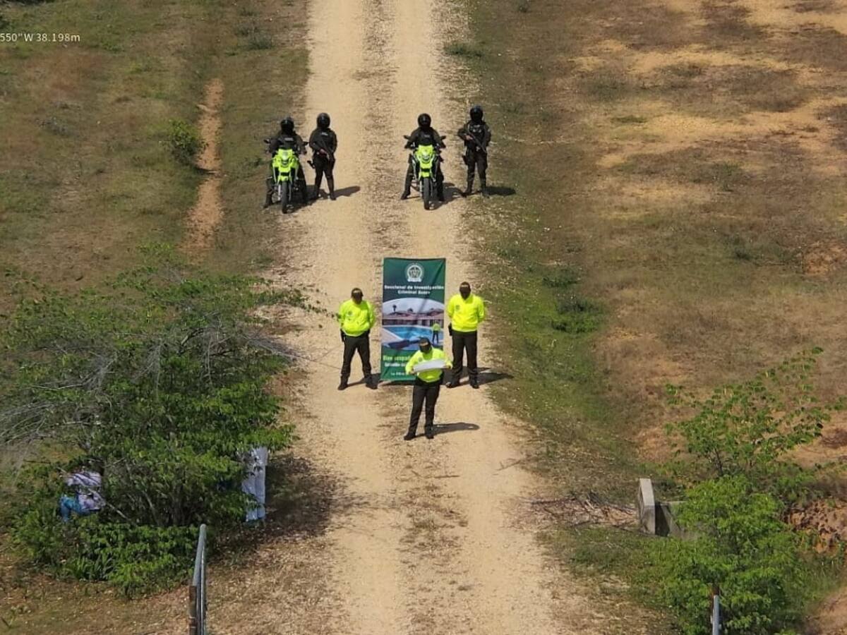 Autoridades ocupan predio con pista clandestina, supuestamente, de Clan del Golfo en Sucre