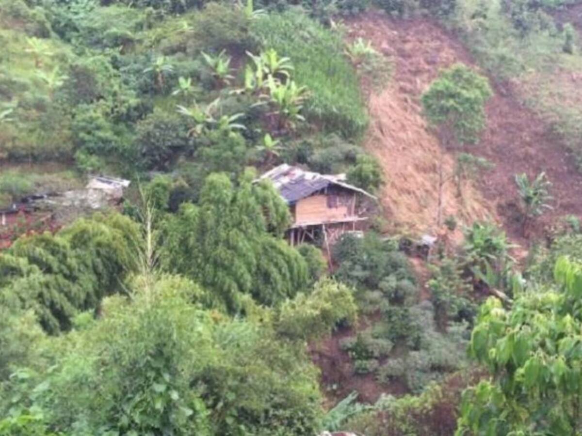 Riesgo de derrumbe en los sectores Bella Vista y Villasantana de Pereira