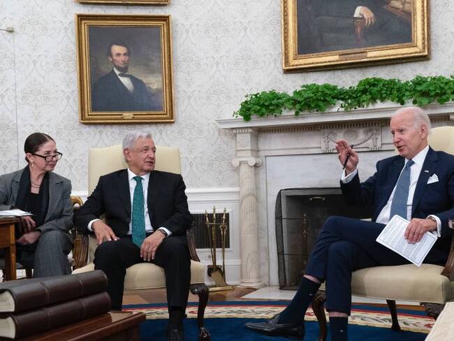 Biden y AMLO se comprometieron a crear visas temporales para reducir migración irregular. Foto: Getty