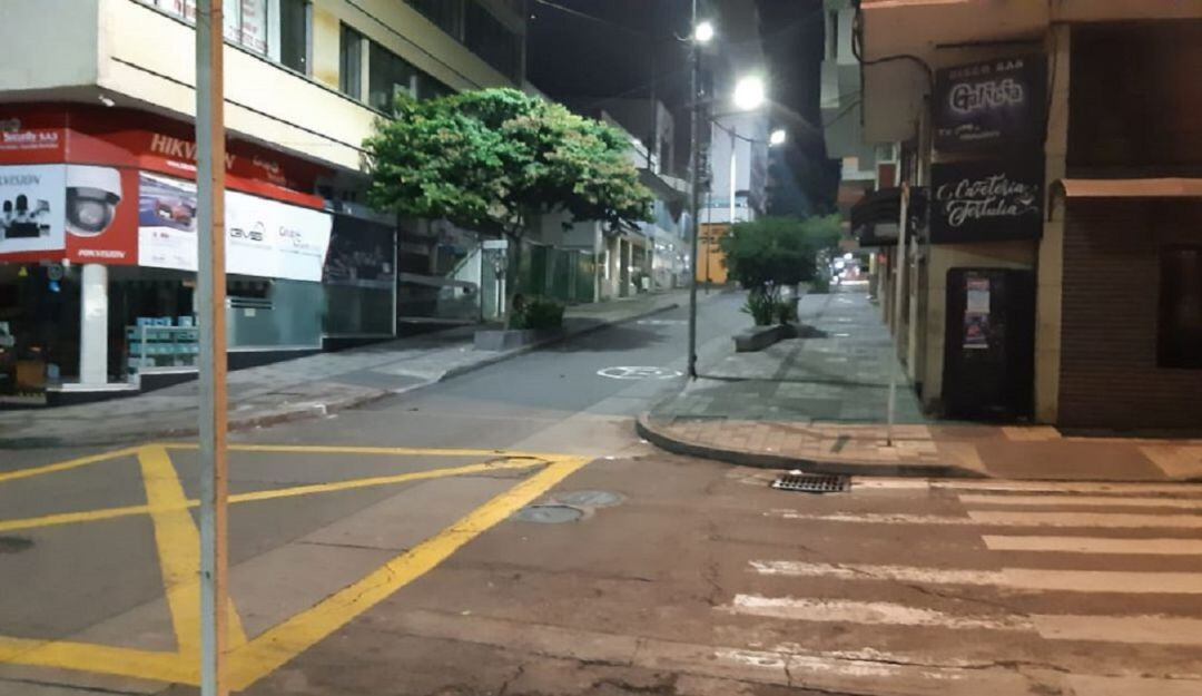 En Armenia el toque de queda es de 10:00PM a 5:00AM Todos los días