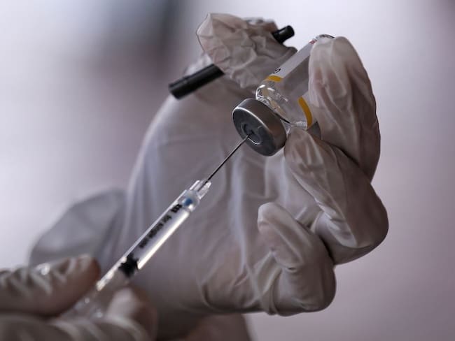 El llamado del gremio médico para acelerar la llegada de las vacunas contra el COVID-19 al país