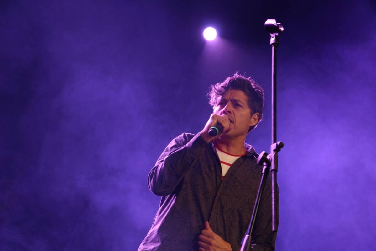 La Derecha, con su voz líder Mario Duarte, pone a corear a los asistentes del Almax