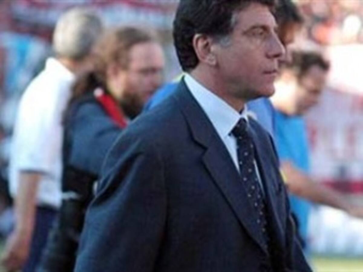 El prinicipal candidato a dirigir Independiente fue asaltado mientras daba una entrevista
