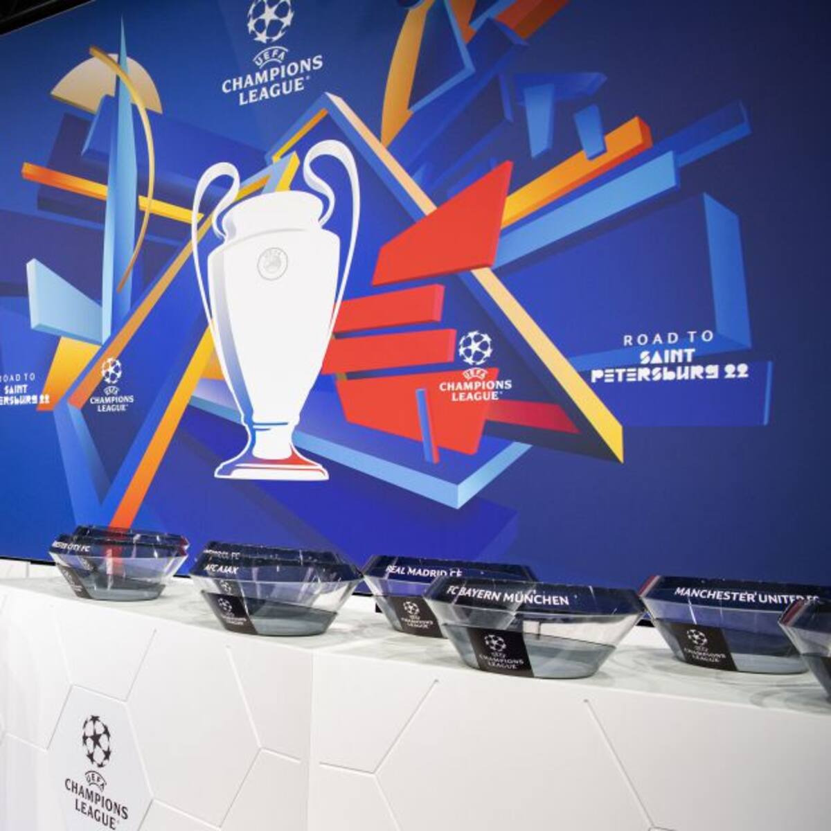 ¡Insólito! Error en el sorteo de Champions que obligó a repetirlo