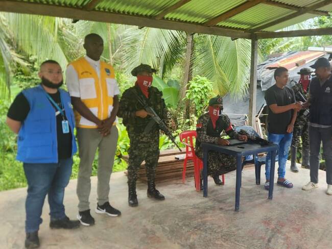 Joven de Ecuador liberado por el ELN en zona rural del departamento del Chocó