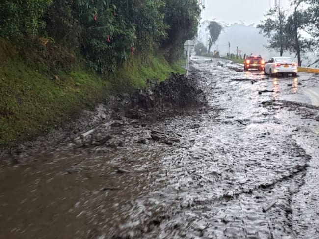 Por prevención cierran carretera Bucaramanga Pamplona