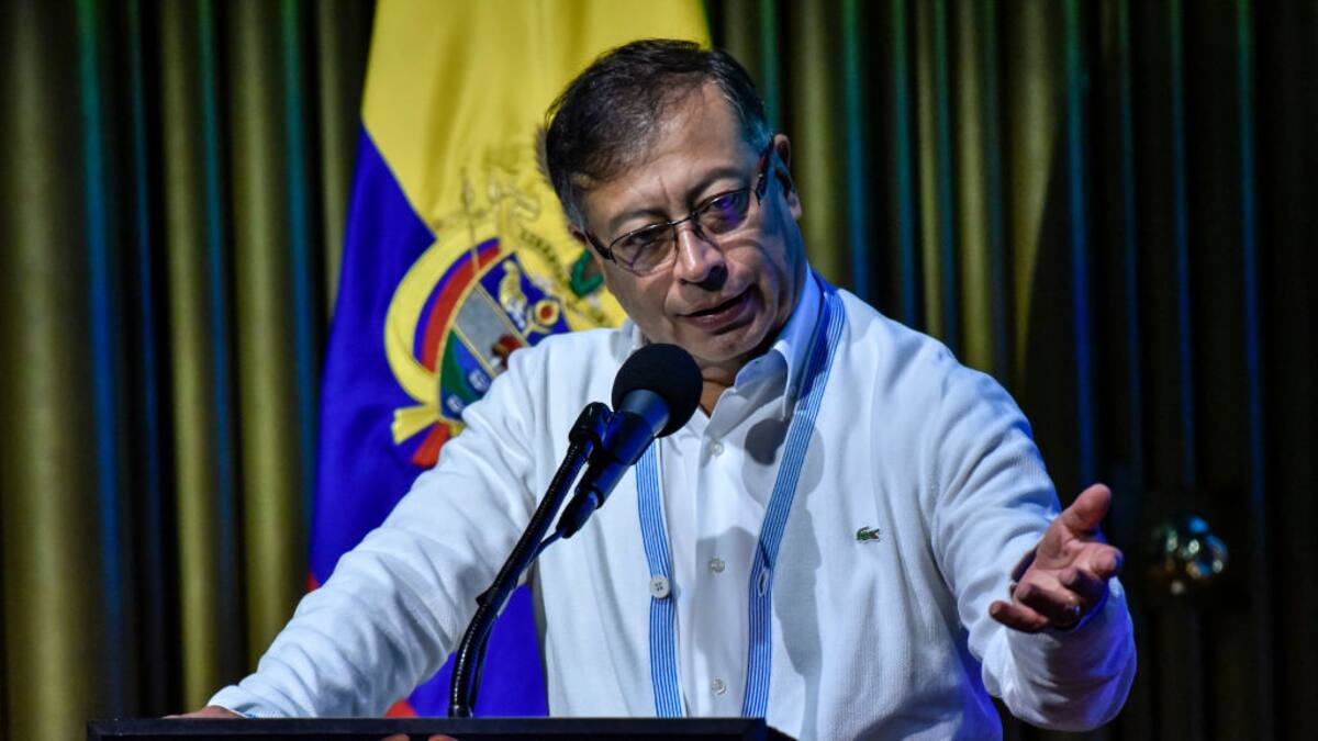 Petro defiende sistema de listas cerradas que propone reforma política