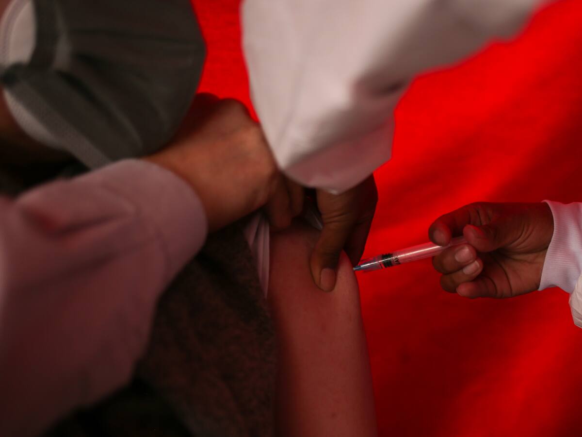MinSalud es responsable de comprar vacunas COVID-19 y no hay: Sec. Salud de Bogotá