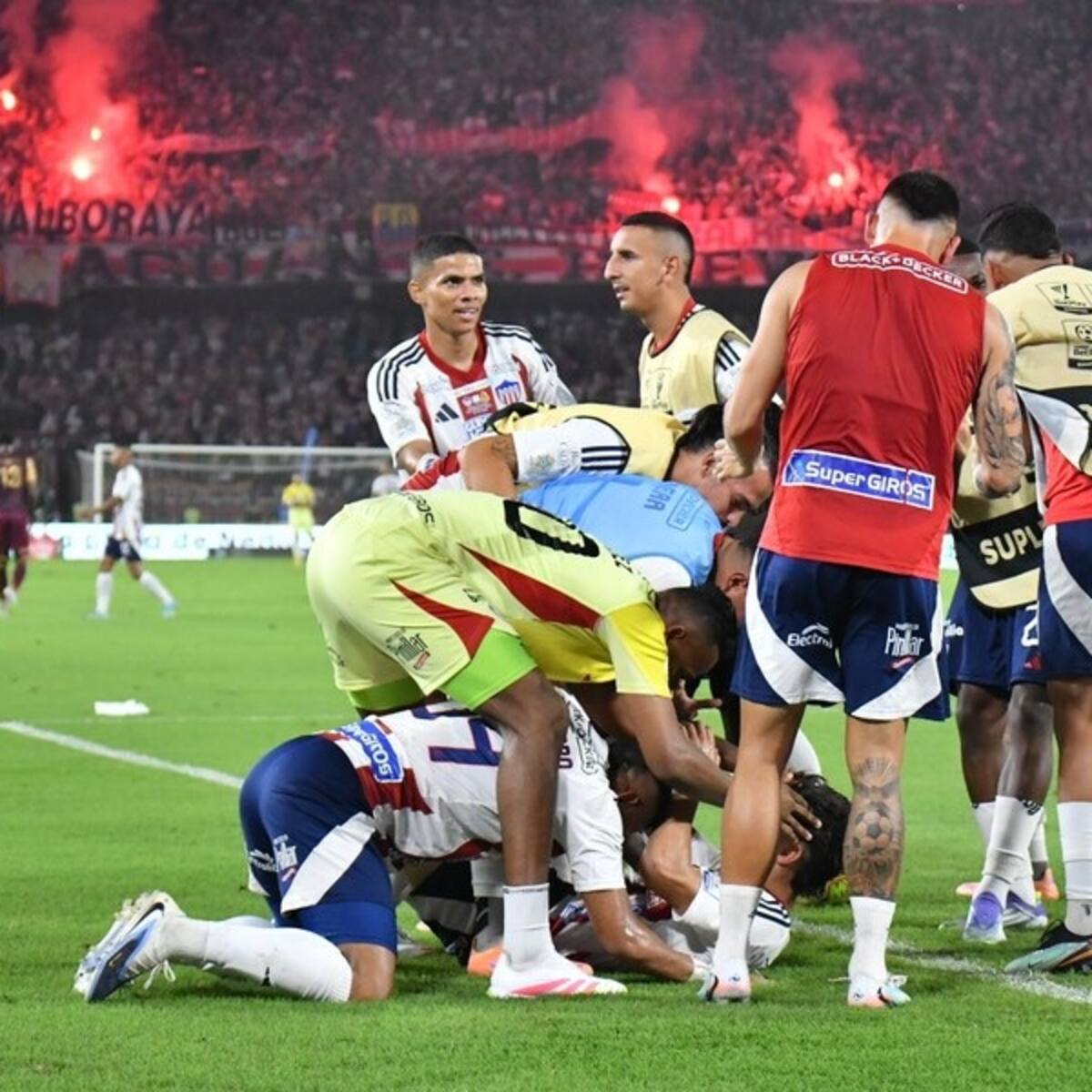 Junior hizo oficial su primera renovación para 2026