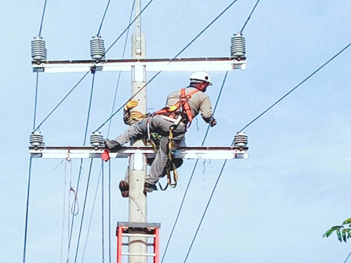 Interrumpirán servicio de energía en seite municipios de Córdoba