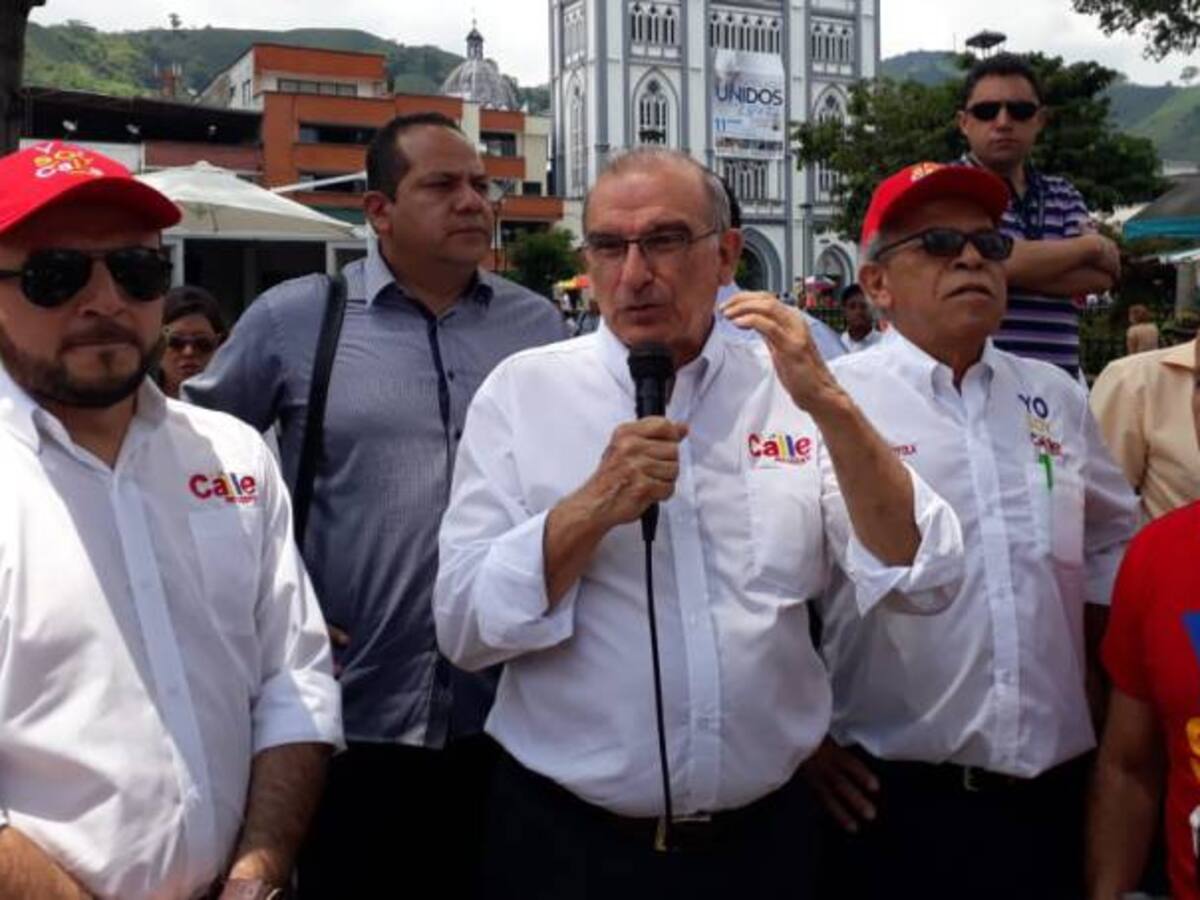 Humberto De La Calle cierra su campaña en Manizales en la calle