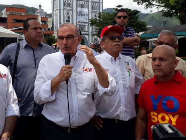 Humberto De La Calle cierra su campaña en Manizales en la calle
