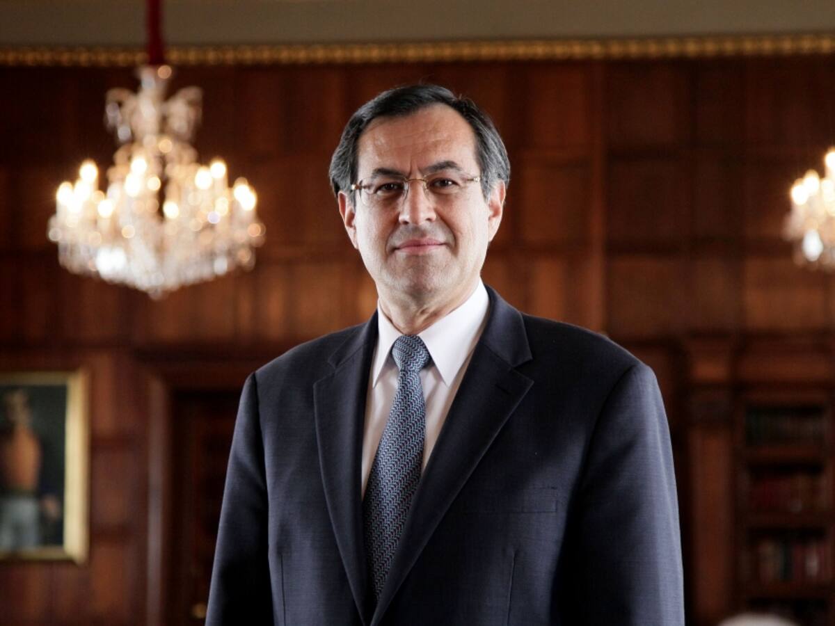 Listo el decreto para que Carlos Arturo Morales sea embajador en Canadá