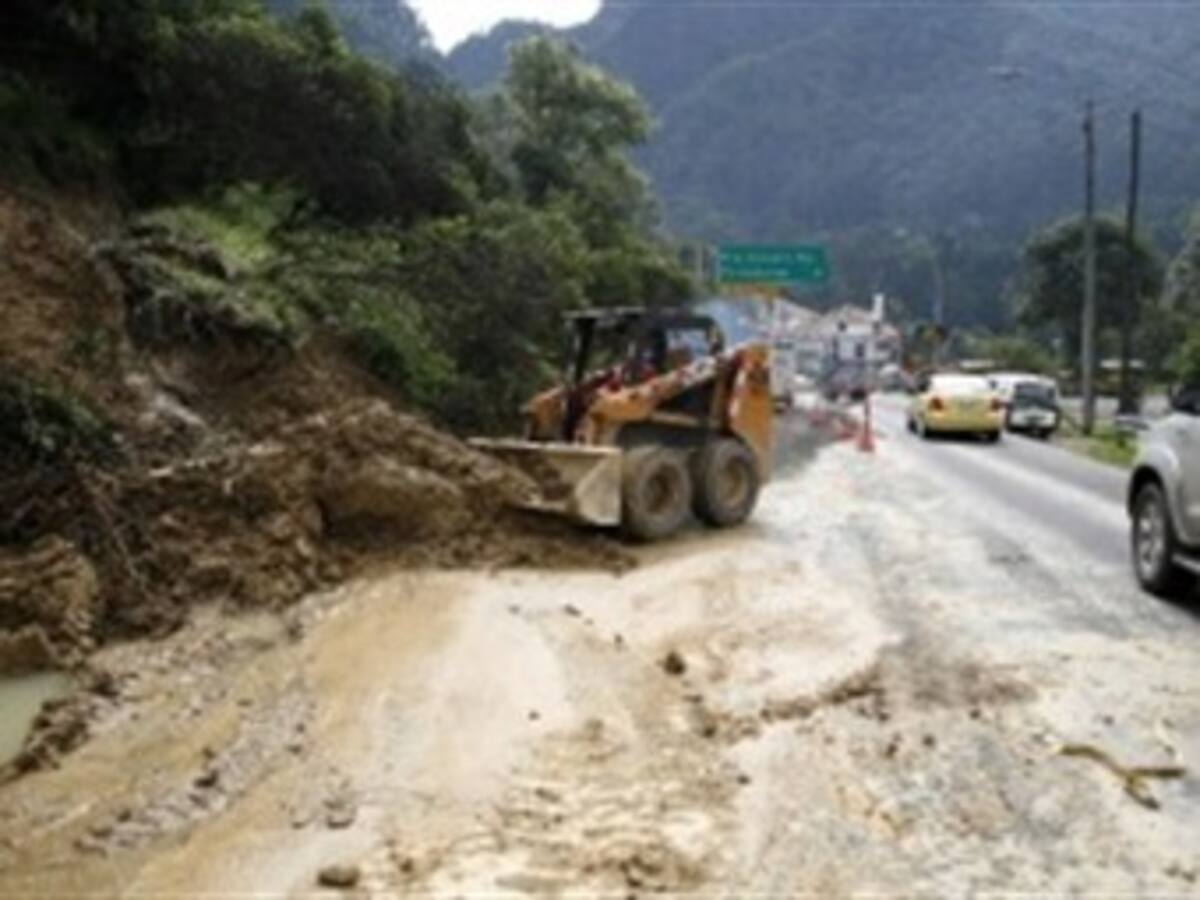 Habilitado paso vehicular en la Avenida Circunvalar hacia el sur