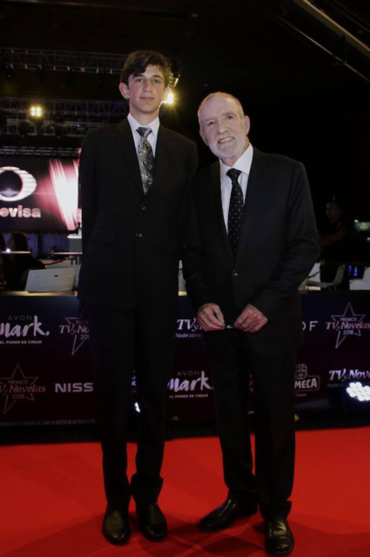 Kepa Amuchastegui, director de cine y televisión, junto a su nieto Gorka 