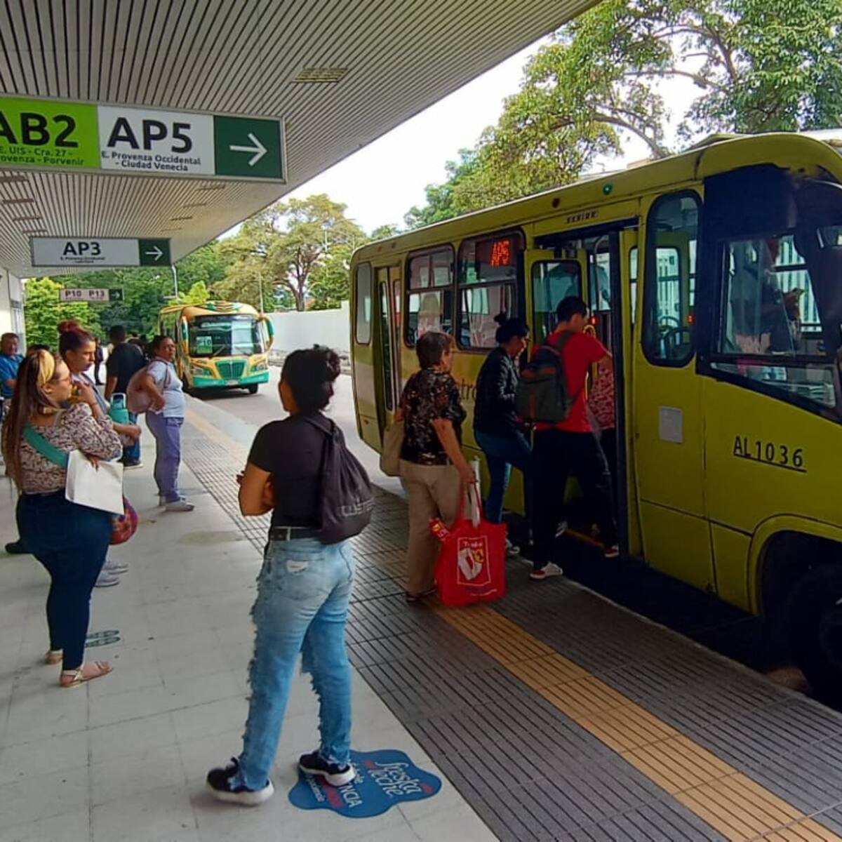 Por temporada de vacaciones universitarias Metrolínea baja la operatividad