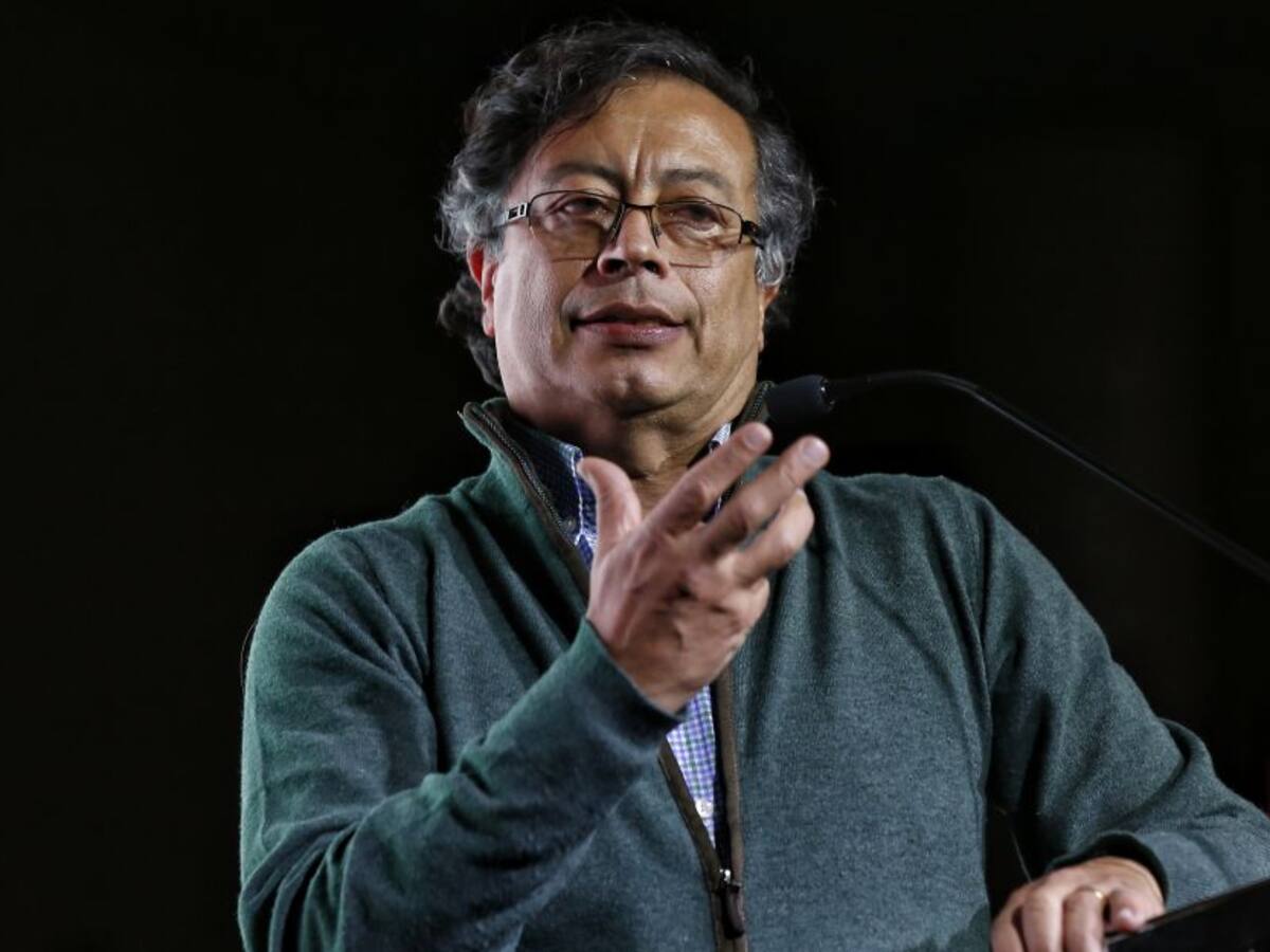 Mesas de votación con riesgo de fraude tendrían máquinas biométricas: Petro