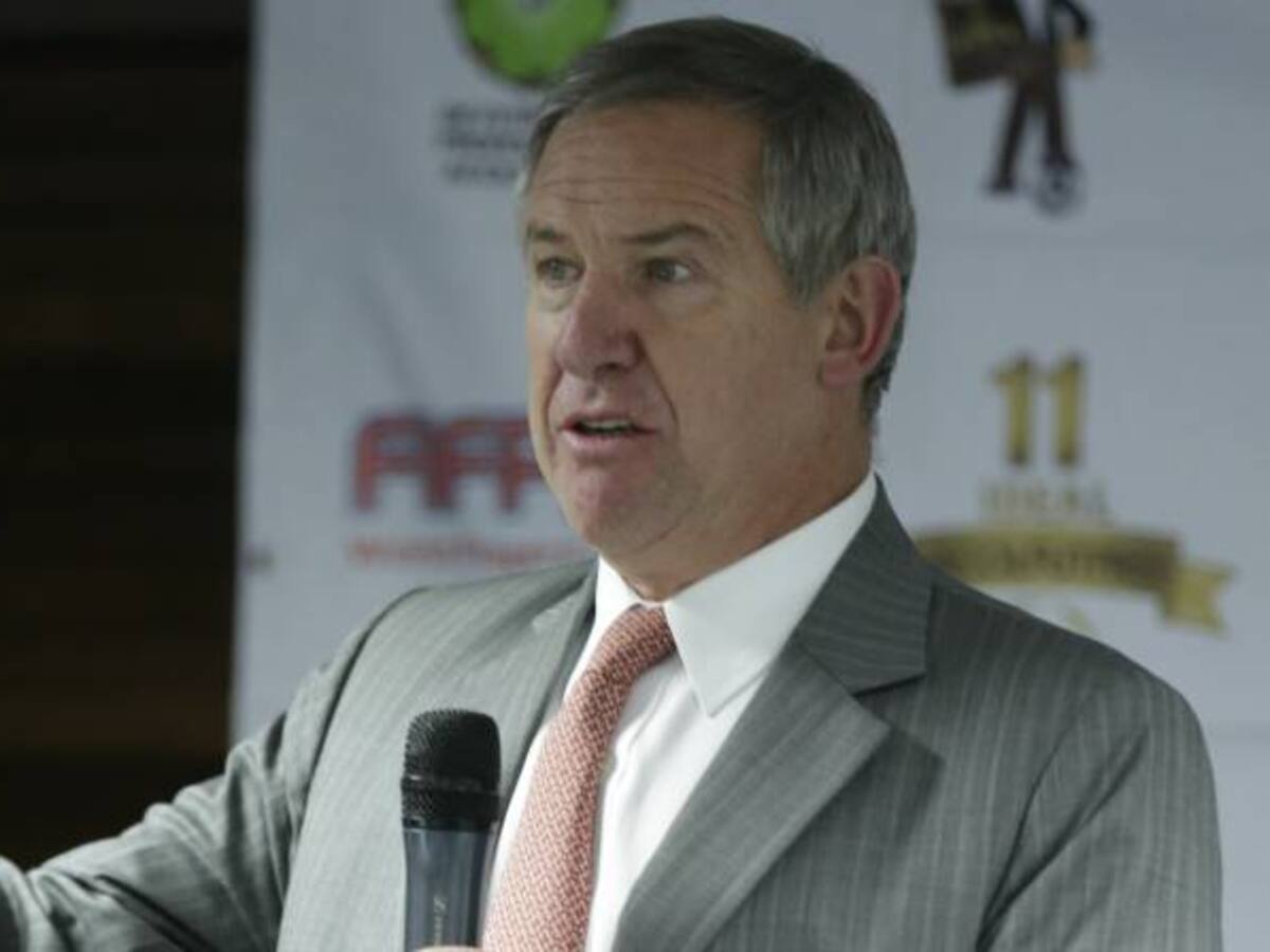 Café Caracol con Carlos González Puche