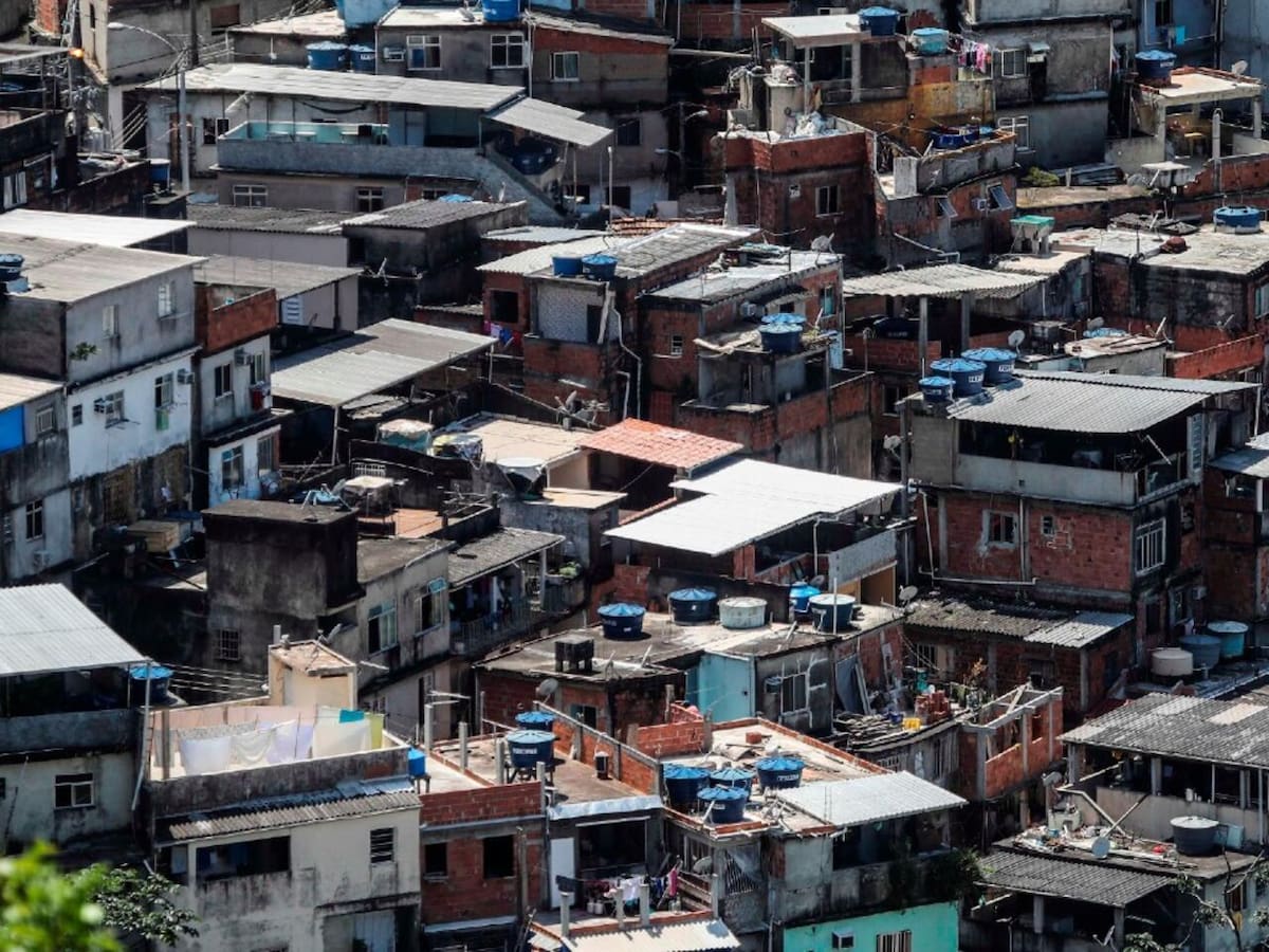 Una operación contra el narcotráfico deja a unos 200 turistas atrapados en una favela de Río
