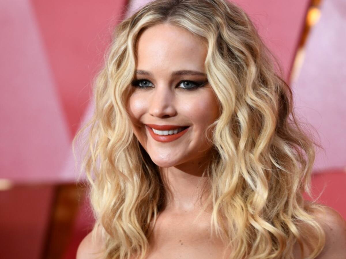 Jennifer Lawrence da detalles de su relación con Brad Pitt