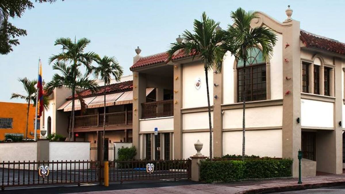 Cancillería enviará a dos personas para apoyar labores en Consulado en Miami