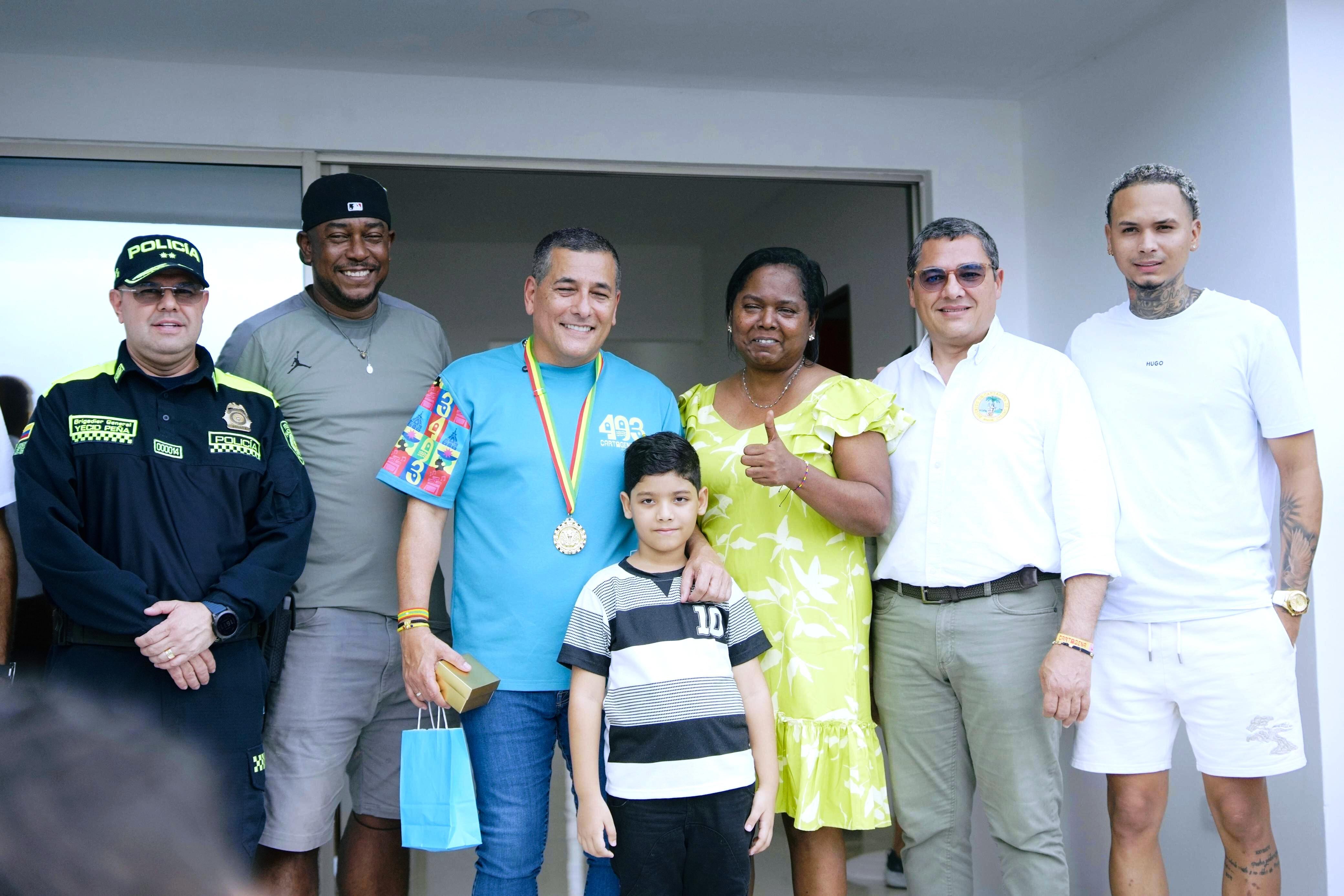 Familia en Los Calamares tiene nueva casa tras perderlo todo en un incendio
