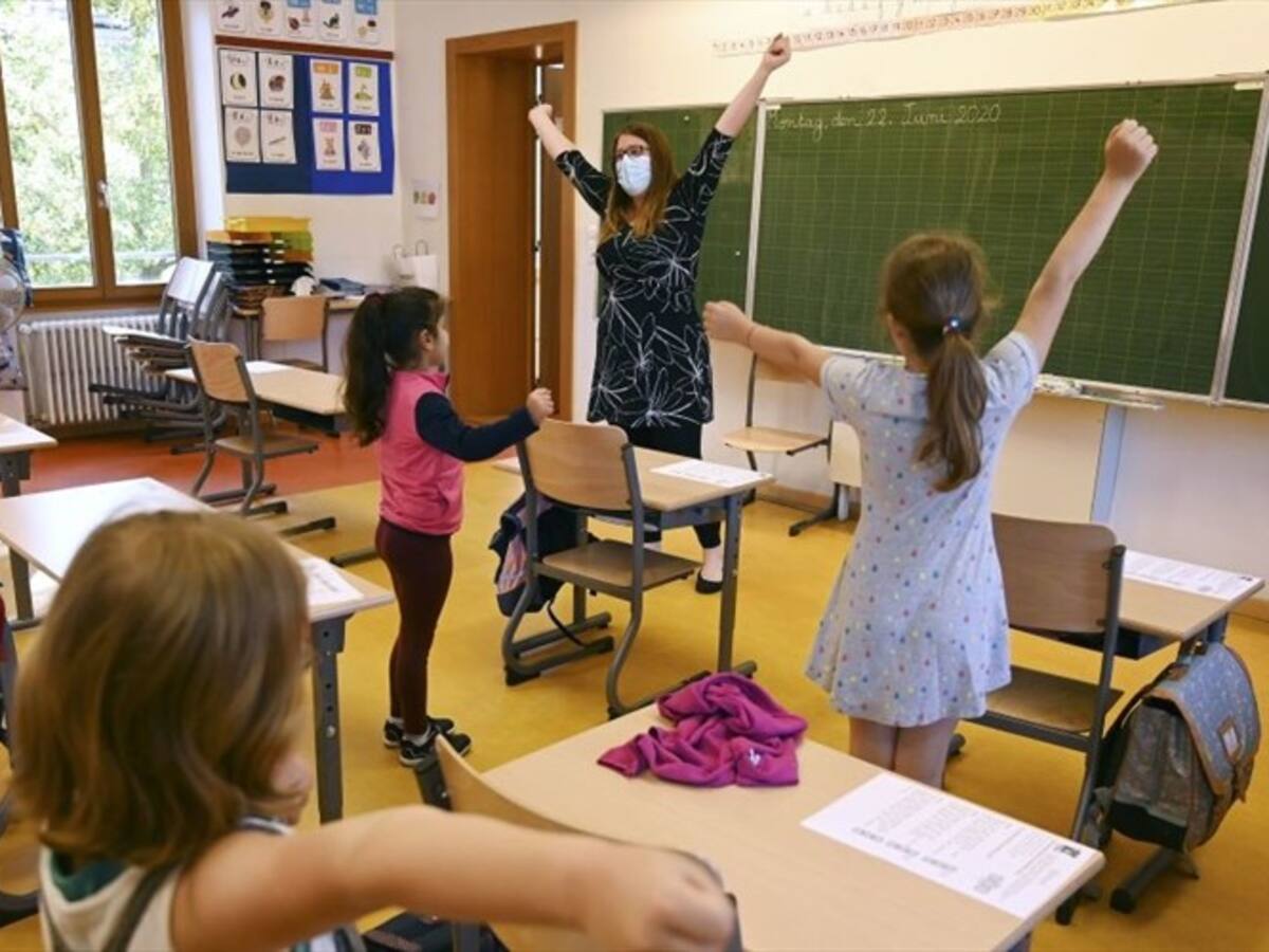 Estudio francés demuestra que niños transmiten poco el coronavirus en colegios