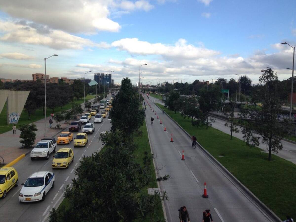 Se cumple una jornada más de día sin carro, ahora también sin moto. Saldrán de circulación 1.500.000 vehículos particulares y 425.000 motocicletas. La medida se extenderá hasta las 7:30 de la noche.